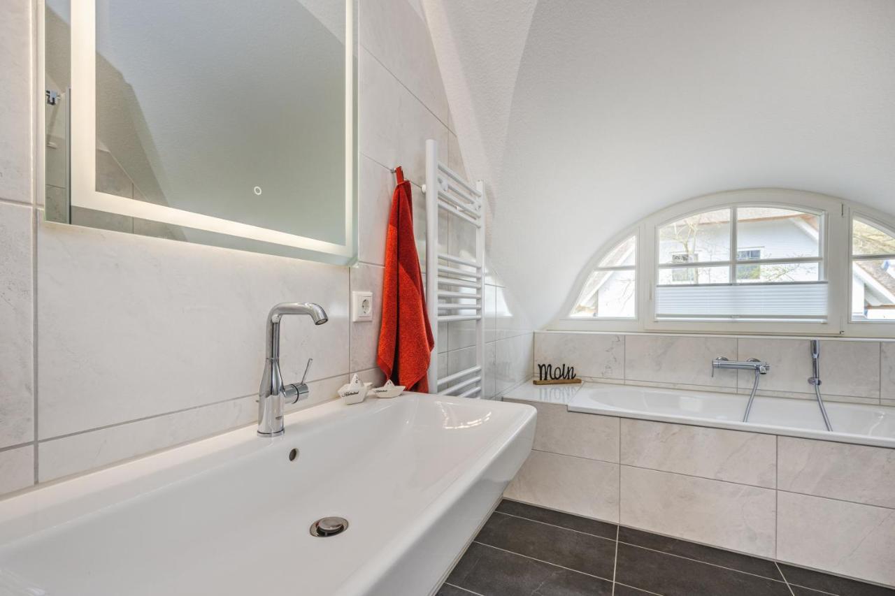 Reetdachhaus Am Haff Mit Sauna, Terrasse, Wlan Zirchow Luaran gambar